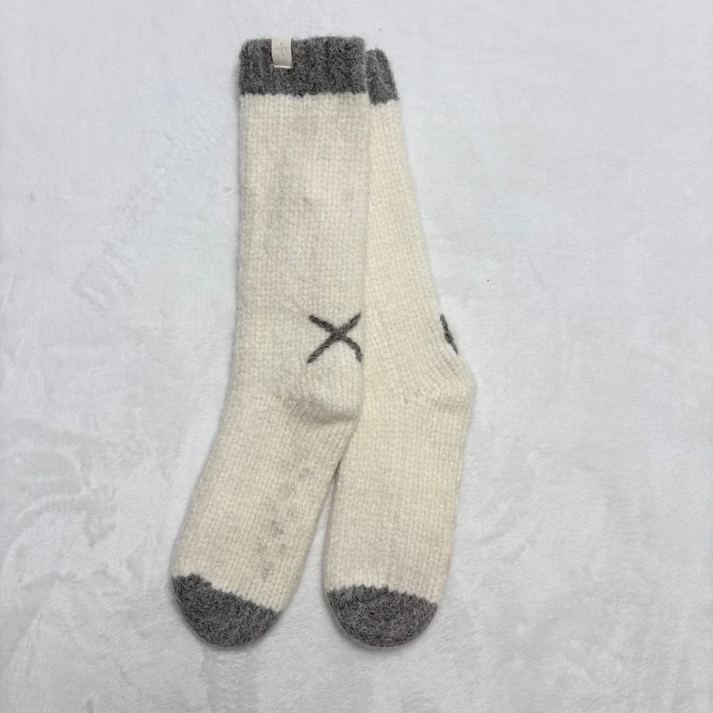 Mer-Sea & Co. Cream Gray XO Embroidered Thick Knit Slipper Socks with Grippers